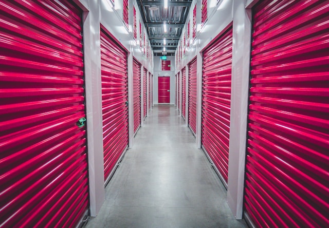 THE TOP FACTORS TO CONSIDER WHEN SELECTING A STORAGE UNIT FOR YOUR BELONGINGS